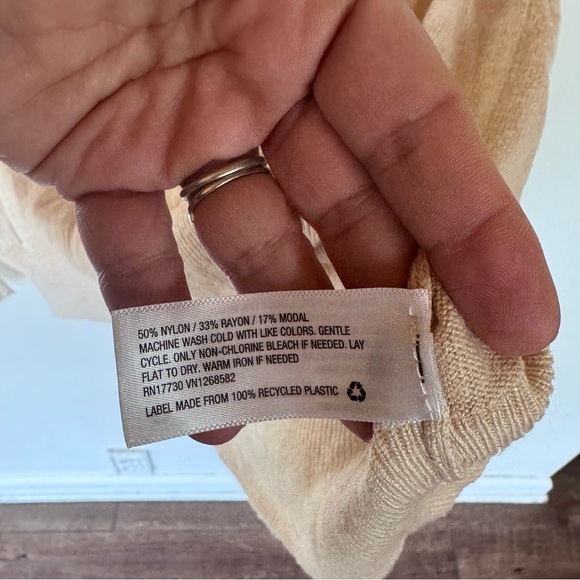 a new day Women's Beige V-Neck Sweater size XL - Picture 4 of 6